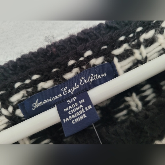 NWT American Eagle Outfitters Fair Isle Knit Scoop Neck Black/White Sweater Smal - Picture 4 of 12